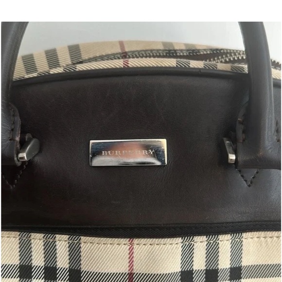 EUC Burberry Nova Check Handbag with Burberry knotted zip around wallet - Picture 2 of 11